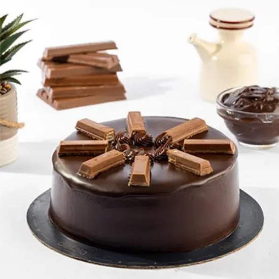 2.5lbs Kit Kat Chocolate Cake Delizia 2.5lbs Kit Kat Chocolate Cake Delizia